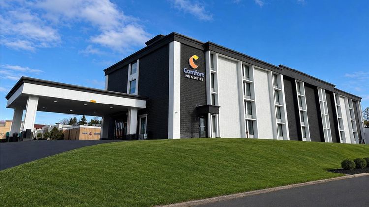 Comfort Inn & Suites Exterior