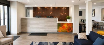 Comfort Inn & Suites Lobby