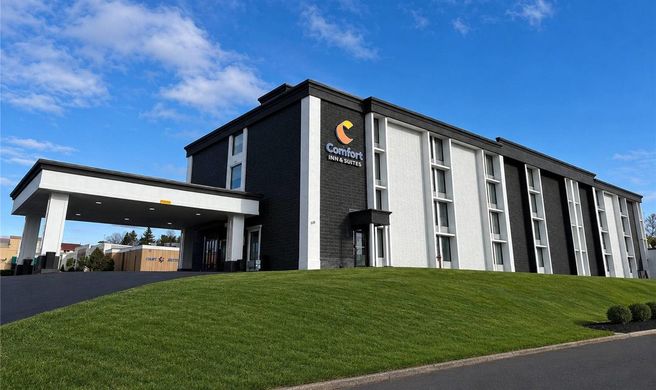 Comfort Inn & Suites Exterior