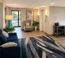Comfort Inn & Suites Lobby