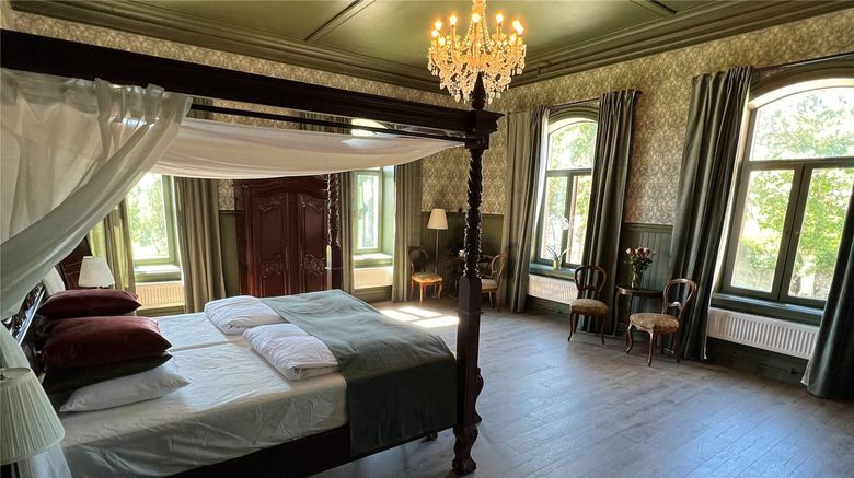 <b>Torreby Slott, Ascend Hotel Collection Suite</b>. Images powered by <a href="https://iceportal.shijigroup.com/" title="IcePortal" target="_blank">IcePortal</a>.