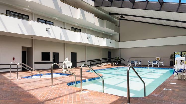 The Inn on Maritime Bay, Ascend Hotel Pool