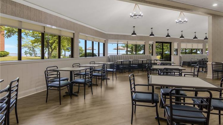 The Inn on Maritime Bay, Ascend Hotel Restaurant