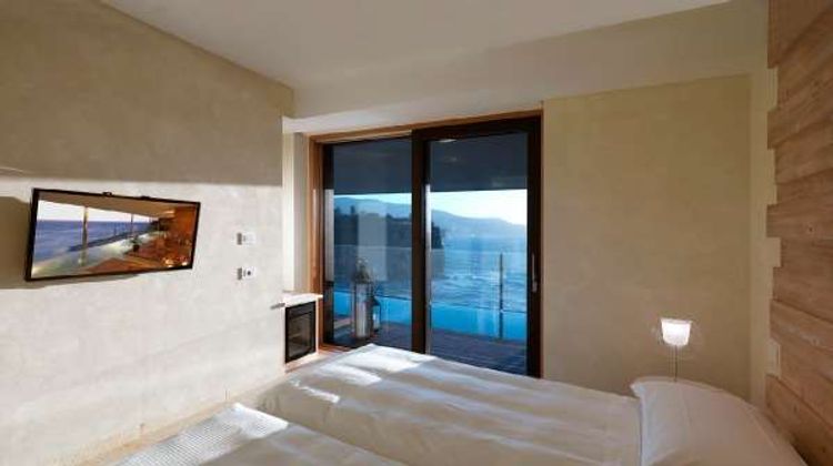 Laqua by the Sea Room