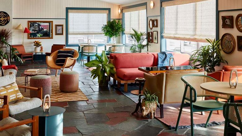 <b>Wayfinder Hotel Lobby</b>. Images powered by <a href="https://iceportal.shijigroup.com/" title="IcePortal" target="_blank">IcePortal</a>.
