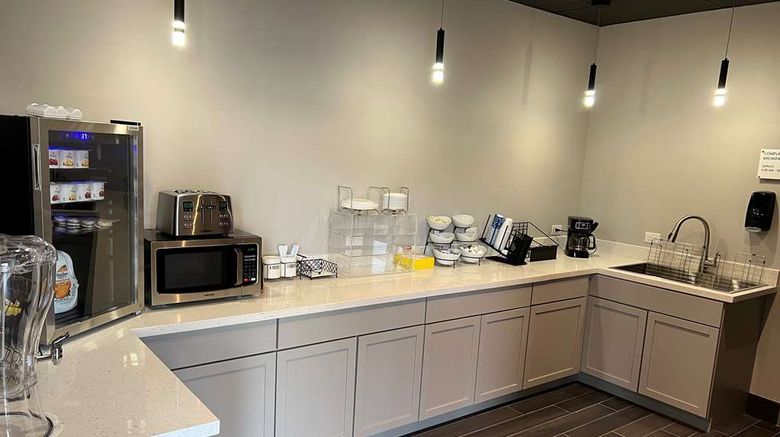 <b>Ramada by Wyndham Dothan Restaurant</b>. Images powered by <a href="https://iceportal.shijigroup.com/" title="IcePortal" target="_blank">IcePortal</a>.