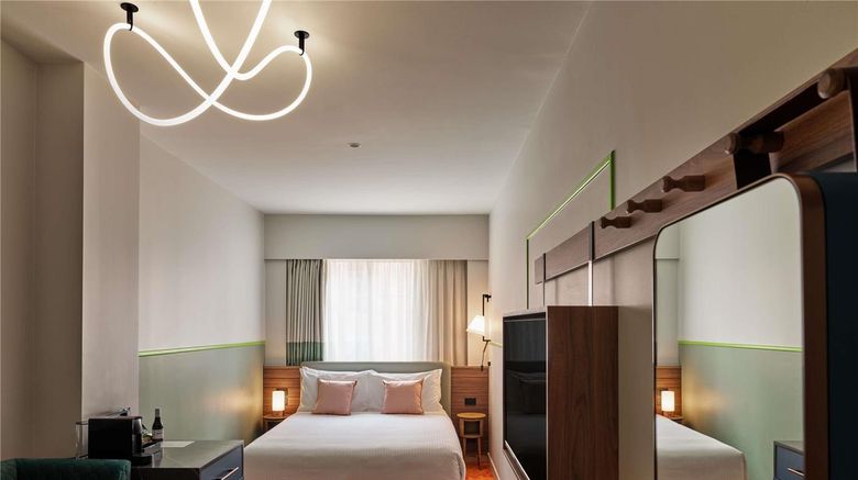 <b>The Clarence Hotel Sydney Room</b>. Images powered by <a href="https://iceportal.shijigroup.com/" title="IcePortal" target="_blank">IcePortal</a>.