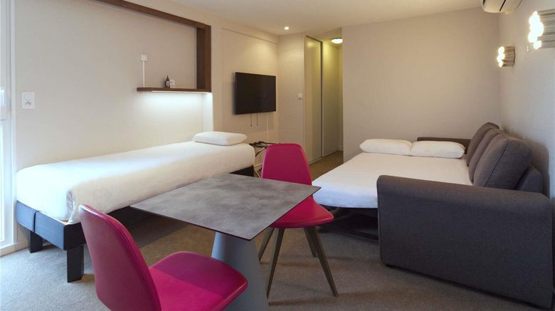 <b>Greet Hotel Dijon Sud Longvic Room</b>. Images powered by <a href="https://iceportal.shijigroup.com/" title="IcePortal" target="_blank">IcePortal</a>.