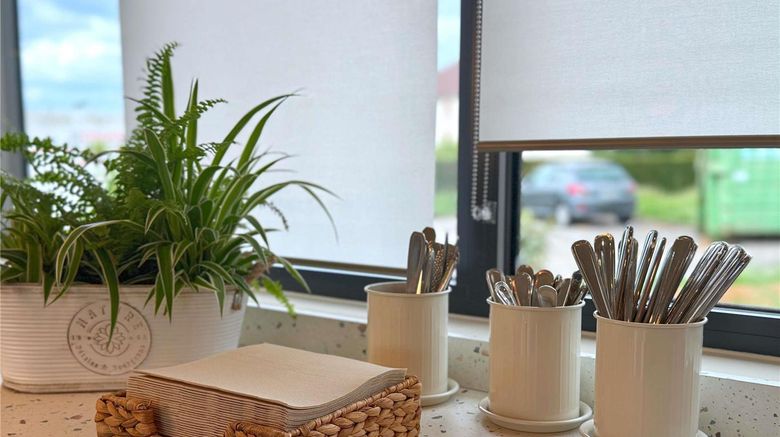<b>Greet Hotel Dijon Sud Longvic Restaurant</b>. Images powered by <a href="https://iceportal.shijigroup.com/" title="IcePortal" target="_blank">IcePortal</a>.