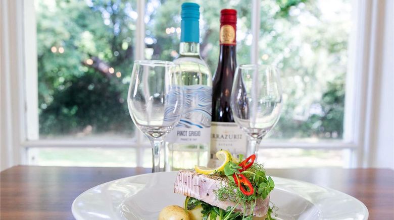 <b>Mercure Thurrock Stifford Hall Restaurant</b>. Images powered by <a href="https://iceportal.shijigroup.com/" title="IcePortal" target="_blank">IcePortal</a>.