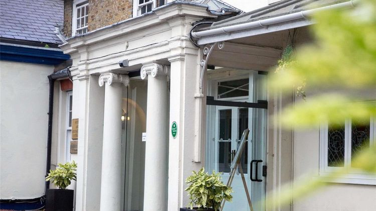 Mercure Thurrock Stifford Hall Exterior