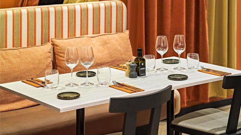 <b>Aparthotel Adagio Access Cntr Cathedrale Restaurant</b>. Images powered by <a href="https://iceportal.shijigroup.com/" title="IcePortal" target="_blank">IcePortal</a>.