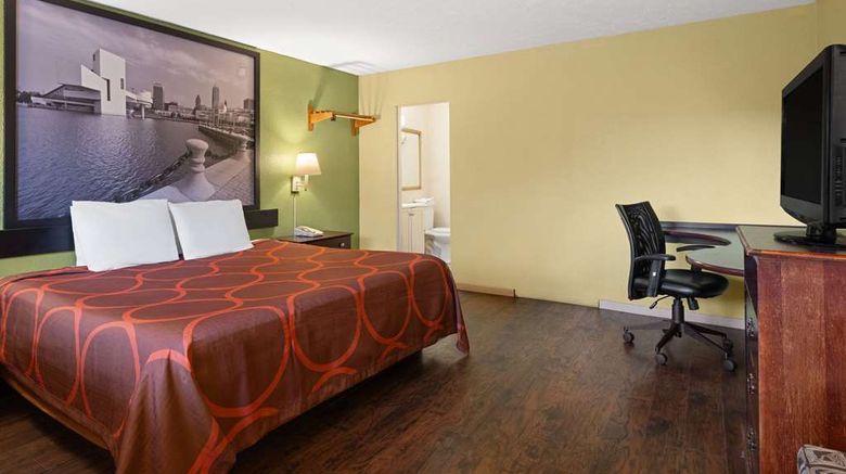 <b>Super 8 by Wyndham Youngstown Room</b>. Images powered by <a href="https://iceportal.shijigroup.com/" title="IcePortal" target="_blank">IcePortal</a>.