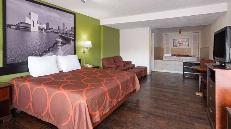 <b>Super 8 by Wyndham Youngstown Suite</b>. Images powered by <a href="https://iceportal.shijigroup.com/" title="IcePortal" target="_blank">IcePortal</a>.