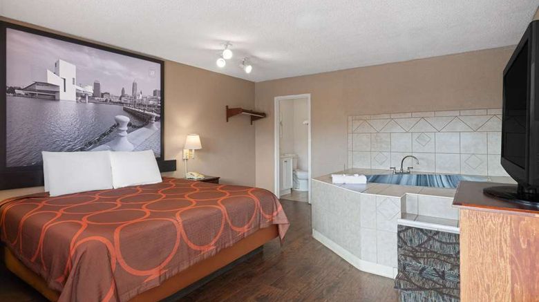 <b>Super 8 by Wyndham Youngstown Suite</b>. Images powered by <a href="https://iceportal.shijigroup.com/" title="IcePortal" target="_blank">IcePortal</a>.