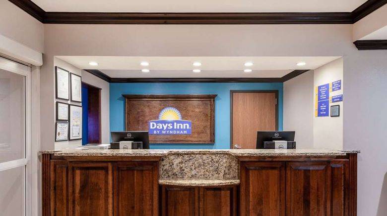 <b>Days Inn by Wyndham Baton Rouge/I-10 Lobby</b>. Images powered by <a href="https://iceportal.shijigroup.com/" title="IcePortal" target="_blank">IcePortal</a>.