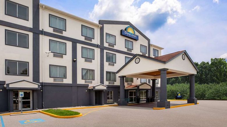 <b>Days Inn by Wyndham Baton Rouge/I-10 Exterior</b>. Images powered by <a href="https://iceportal.shijigroup.com/" title="IcePortal" target="_blank">IcePortal</a>.