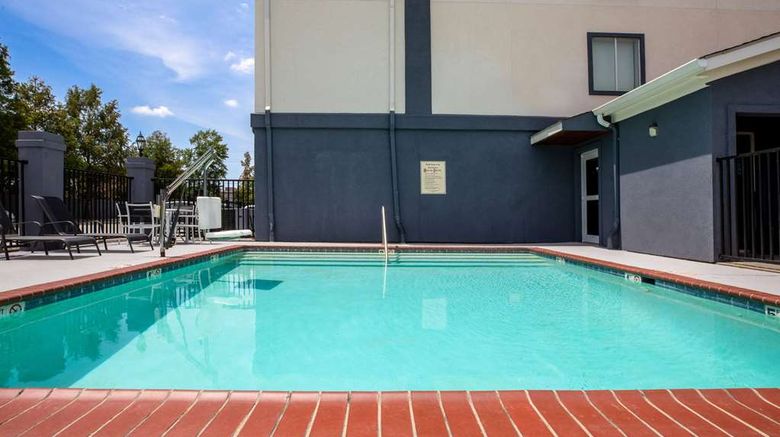 <b>Days Inn by Wyndham Baton Rouge/I-10 Pool</b>. Images powered by <a href="https://iceportal.shijigroup.com/" title="IcePortal" target="_blank">IcePortal</a>.