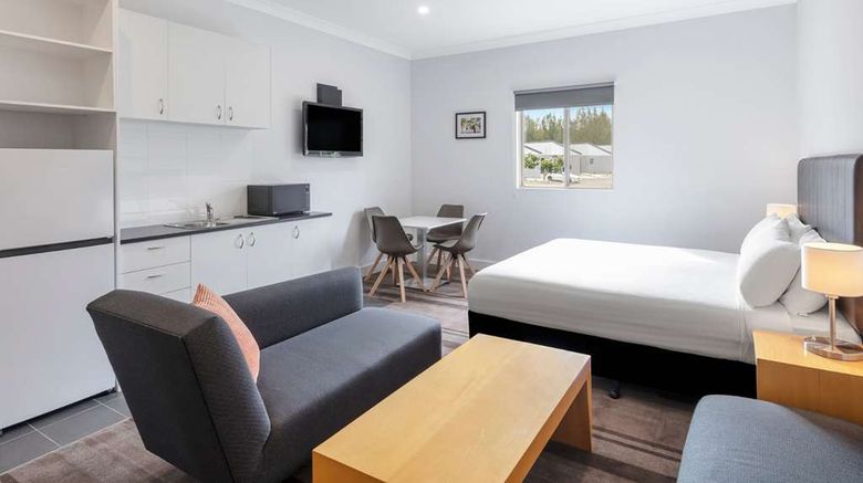 <b>Rydges Resort Hunter Valley Suite</b>. Images powered by <a href="https://iceportal.shijigroup.com/" title="IcePortal" target="_blank">IcePortal</a>.
