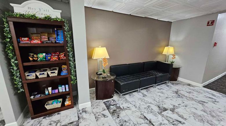 <b>Best Western Hopkinsville Lobby</b>. Images powered by <a href="https://iceportal.shijigroup.com/" title="IcePortal" target="_blank">IcePortal</a>.