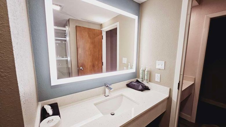 <b>Best Western Hopkinsville Room</b>. Images powered by <a href="https://iceportal.shijigroup.com/" title="IcePortal" target="_blank">IcePortal</a>.