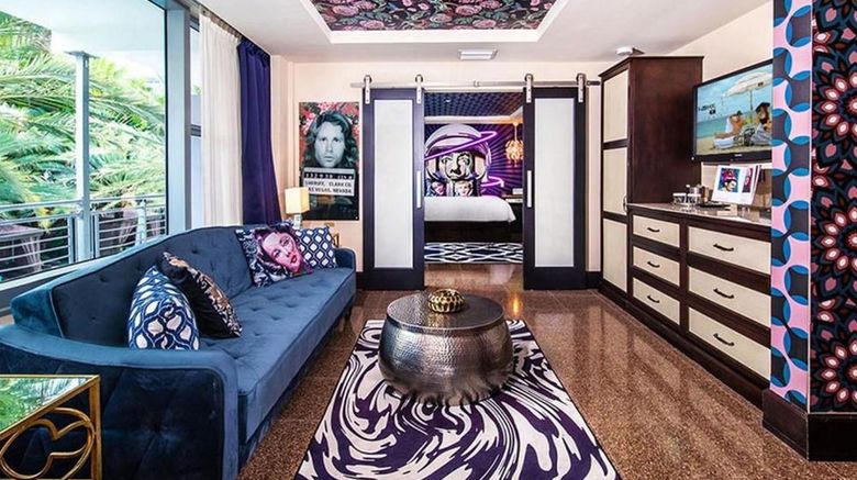 <b>The National Hotel Suite</b>. Images powered by <a href="https://iceportal.shijigroup.com/" title="IcePortal" target="_blank">IcePortal</a>.
