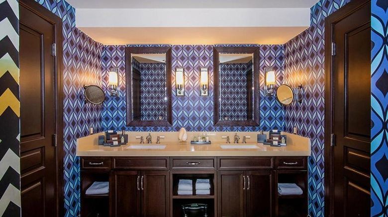<b>The National Hotel Suite</b>. Images powered by <a href="https://iceportal.shijigroup.com/" title="IcePortal" target="_blank">IcePortal</a>.