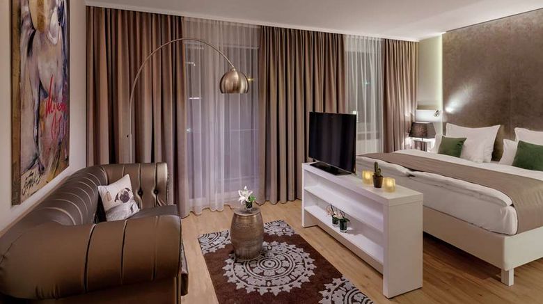 <b>Amedia Luxury Suites Graz, Trademark Col Room</b>. Images powered by <a href="https://iceportal.shijigroup.com/" title="IcePortal" target="_blank">IcePortal</a>.