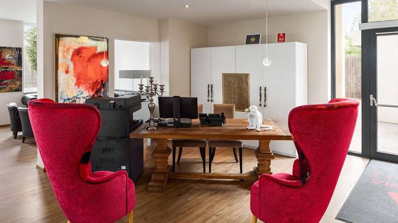 <b>Amedia Luxury Suites Graz, Trademark Col Lobby</b>. Images powered by <a href="https://iceportal.shijigroup.com/" title="IcePortal" target="_blank">IcePortal</a>.