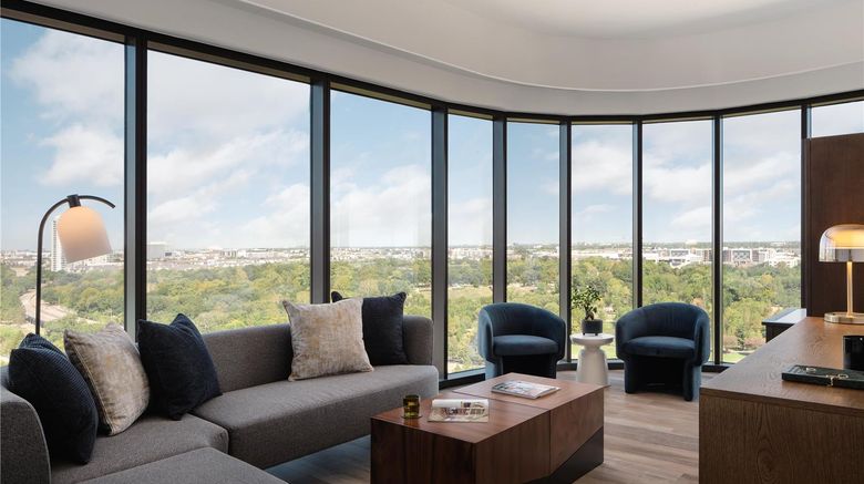 <b>Thompson Houston Suite</b>. Images powered by <a href="https://iceportal.shijigroup.com/" title="IcePortal" target="_blank">IcePortal</a>.