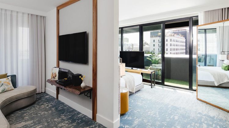 Dream Hollywood by Hyatt Suite