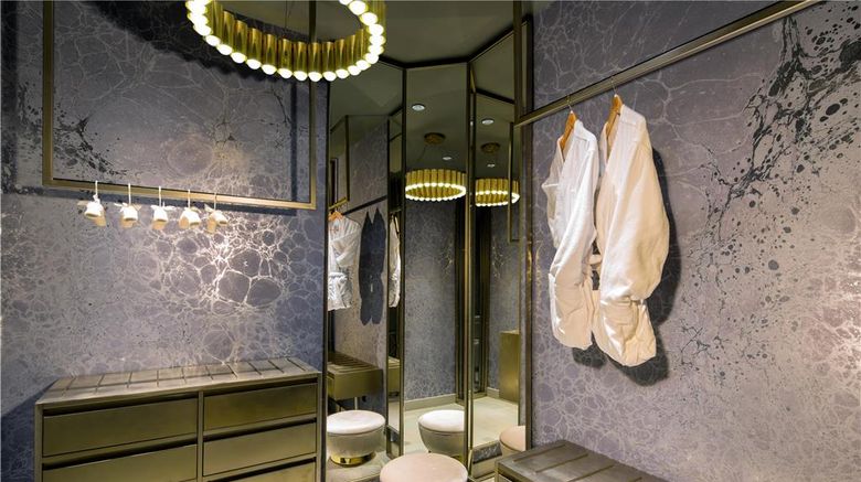 <b>The Time New York Suite</b>. Images powered by <a href="https://iceportal.shijigroup.com/" title="IcePortal" target="_blank">IcePortal</a>.