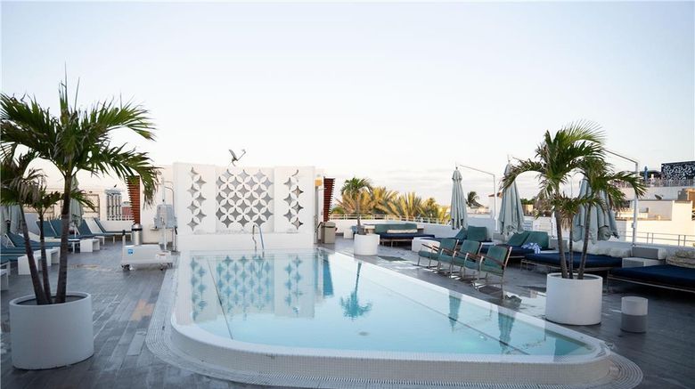 <b>Dream South Beach by Hyatt Pool</b>. Images powered by <a href="https://iceportal.shijigroup.com/" title="IcePortal" target="_blank">IcePortal</a>.