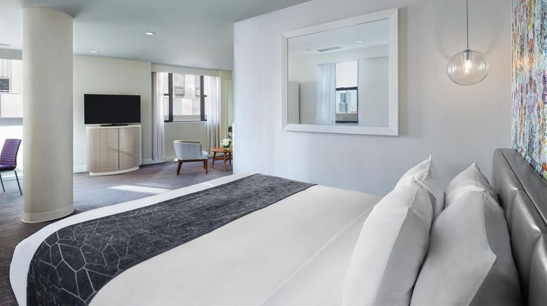 <b>Dream Midtown NYC by Hyatt Suite</b>. Images powered by <a href="https://iceportal.shijigroup.com/" title="IcePortal" target="_blank">IcePortal</a>.