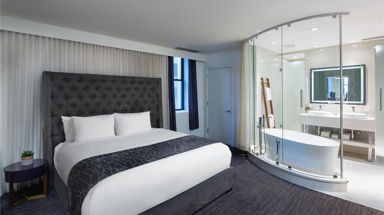 <b>Dream Midtown NYC by Hyatt Suite</b>. Images powered by <a href="https://iceportal.shijigroup.com/" title="IcePortal" target="_blank">IcePortal</a>.