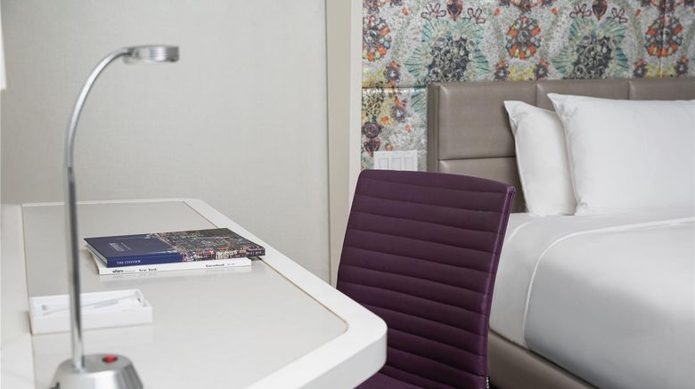 <b>Dream Midtown NYC by Hyatt Room</b>. Images powered by <a href="https://iceportal.shijigroup.com/" title="IcePortal" target="_blank">IcePortal</a>.