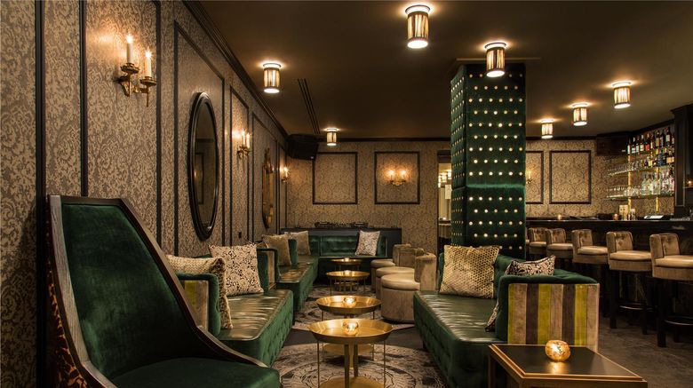 <b>Dream Midtown NYC by Hyatt Lobby</b>. Images powered by <a href="https://iceportal.shijigroup.com/" title="IcePortal" target="_blank">IcePortal</a>.