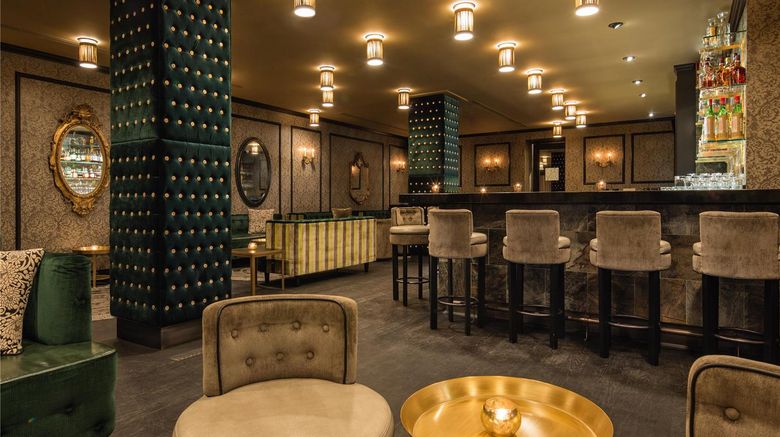 <b>Dream Midtown NYC by Hyatt Lobby</b>. Images powered by <a href="https://iceportal.shijigroup.com/" title="IcePortal" target="_blank">IcePortal</a>.