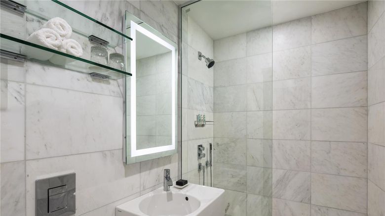 <b>Dream Midtown NYC by Hyatt Room</b>. Images powered by <a href="https://iceportal.shijigroup.com/" title="IcePortal" target="_blank">IcePortal</a>.