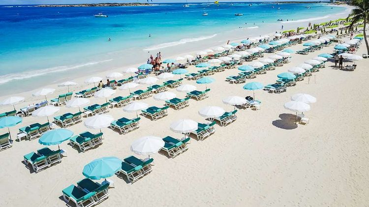 La Playa Orient Bay Exterior