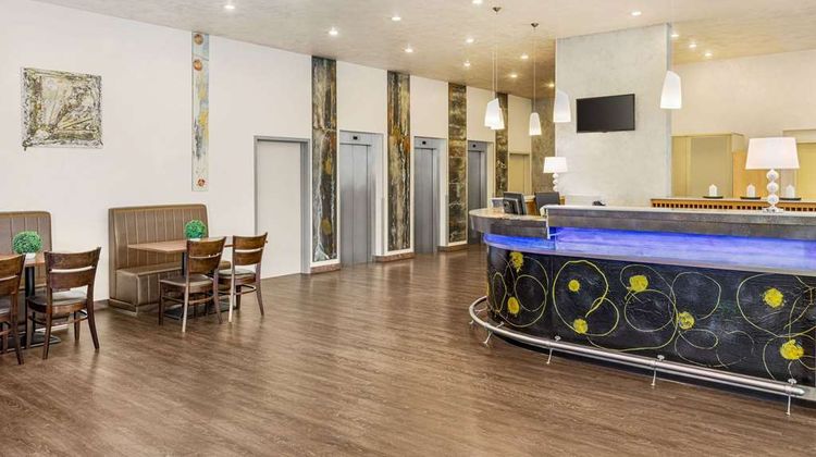 Amedia Express Prague, Trademark Collect Lobby