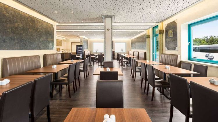 Amedia Express Prague, Trademark Collect Restaurant