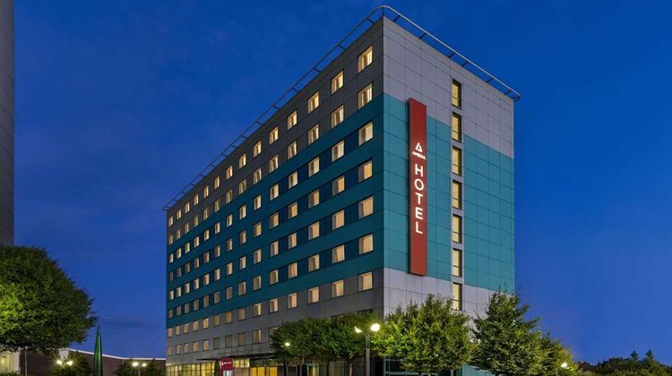Amedia Express Prague, Trademark Collect Exterior