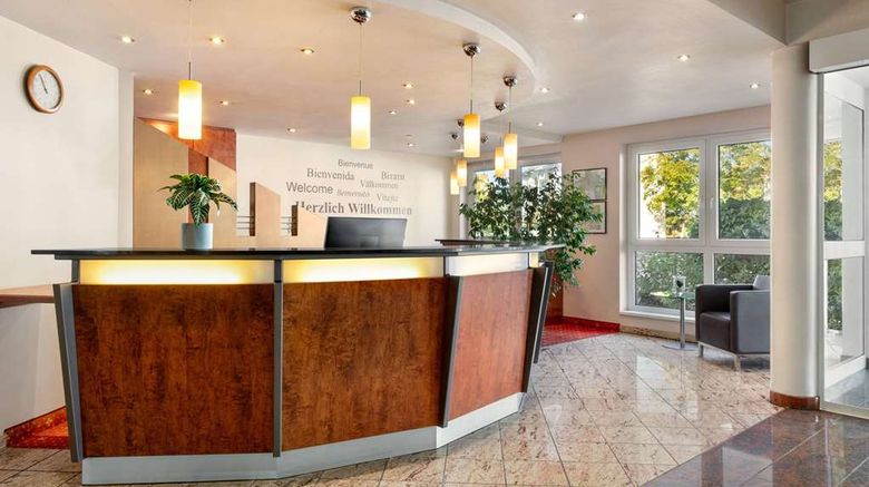 <b>Amedia Frankfurt Russelsheim, Trademark Lobby</b>. Images powered by <a href="https://iceportal.shijigroup.com/" title="IcePortal" target="_blank">IcePortal</a>.