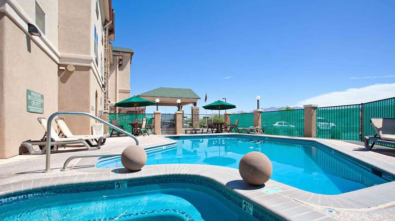 <b>Country Inn & Suites Tucson City Center Pool</b>. Images powered by <a href="https://iceportal.shijigroup.com/" title="IcePortal" target="_blank">IcePortal</a>.