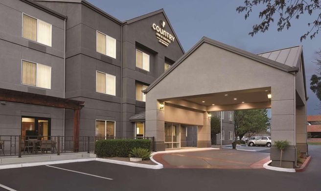 Country Inn & Suites Fresno North Exterior