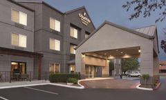Country Inn & Suites Fresno North