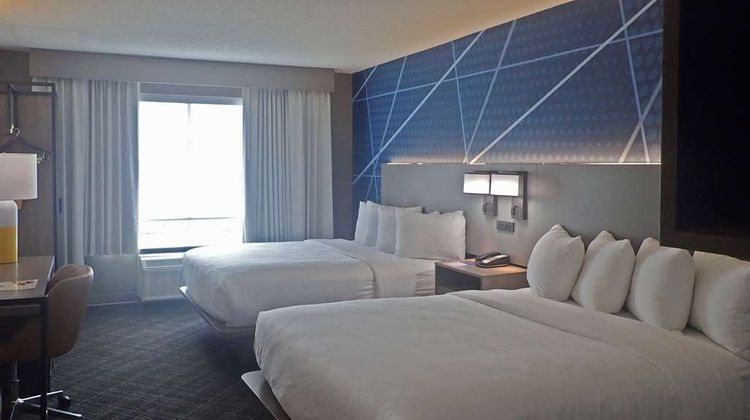 Comfort Inn & Suites near Coliseum Room