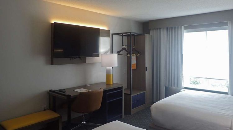 Comfort Inn & Suites near Coliseum Room