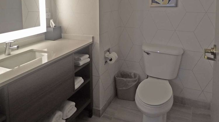 Comfort Inn & Suites near Coliseum Suite